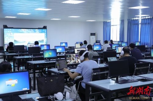 湖南省第四屆成圖大賽暨第十七屆全國(guó)大學(xué)生先進(jìn)成圖技術(shù)與產(chǎn)品信息建模創(chuàng)新大賽預(yù)選賽在湖南工學(xué)院開(kāi)賽