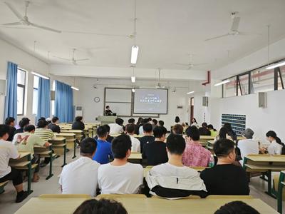 信息工程學(xué)院成功召開集中實(shí)習(xí)就業(yè)宣講會(huì)